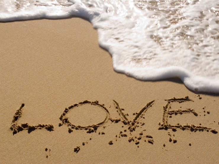 says I love you